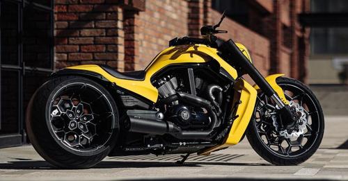 ▷ Harley-Davidson V-Rod Lamborghini Urus ‘Giotto 30’ by Box39