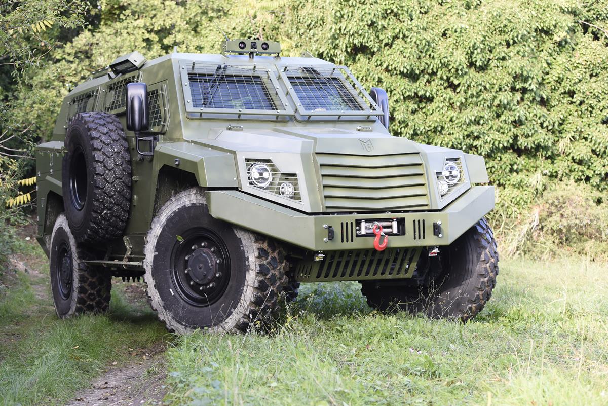 Ukrainian Soldiers to get new armoured vehicles from Volunteers