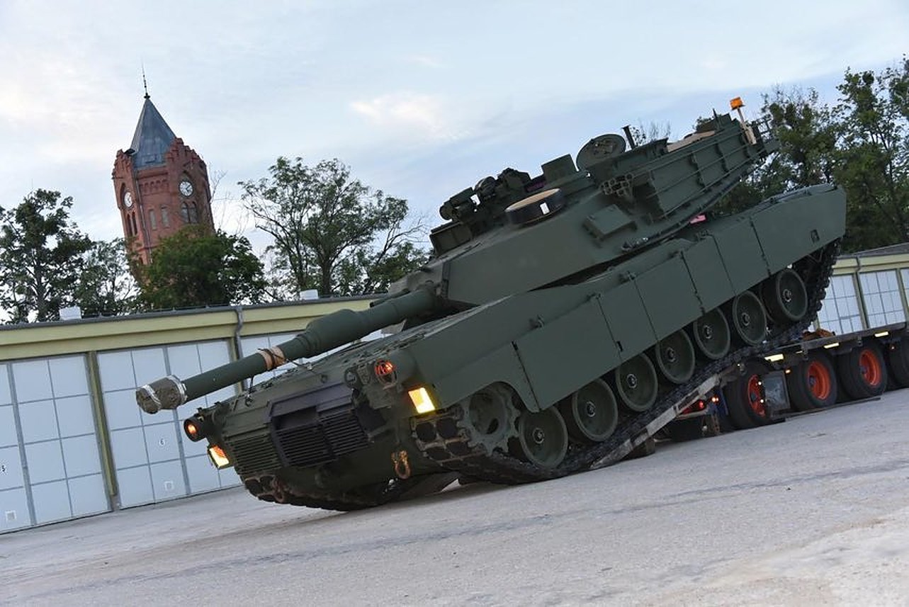 Poland gets first US-made M1 Abrams tanks