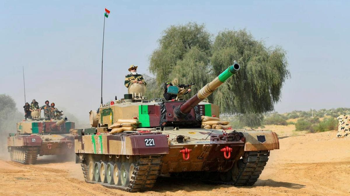 India fires a laser-guided ATGM from the 120mm gun of Arjun tank