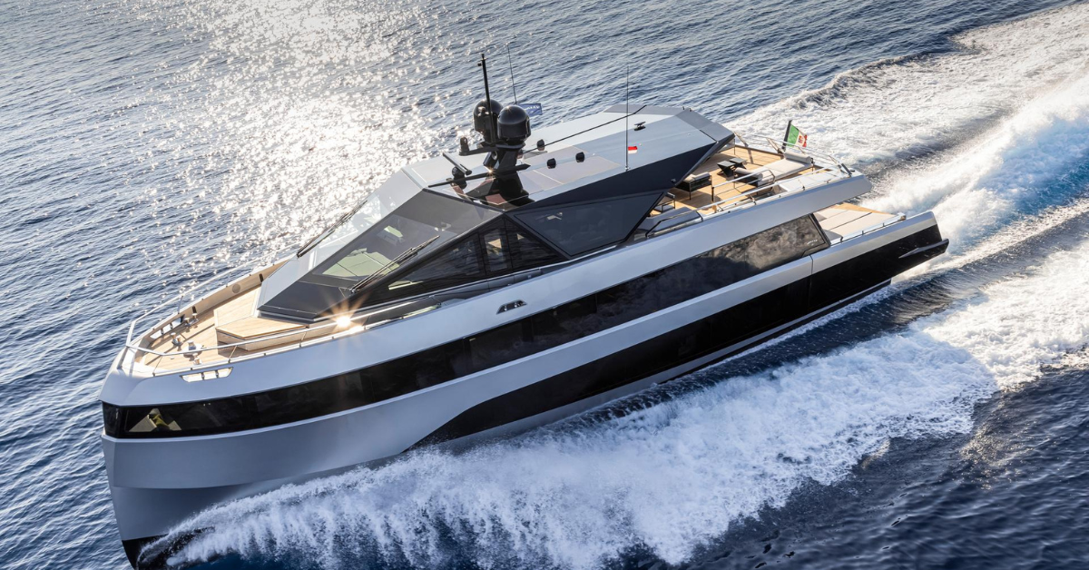 World’s first full-wide-Ƅody superyacht raises the Ƅar for nautical design